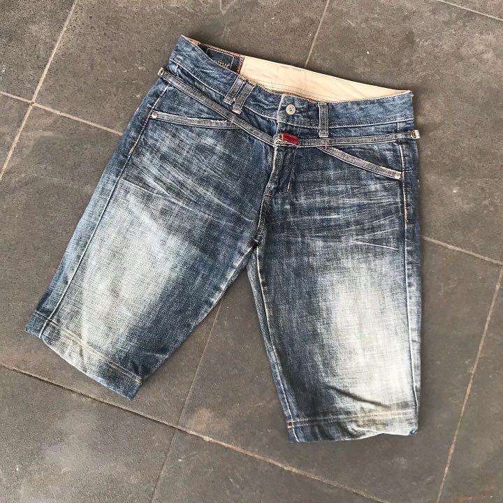 Marithe francois girbaud jeans pendek 