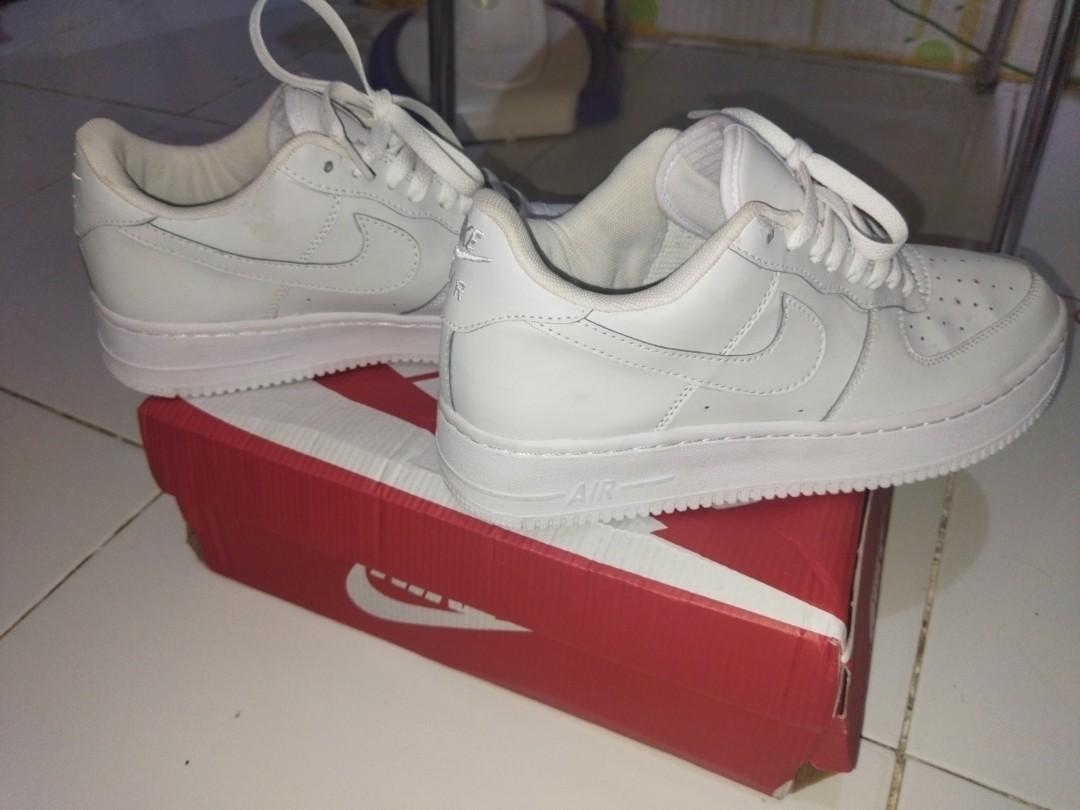air force ones size 7.5