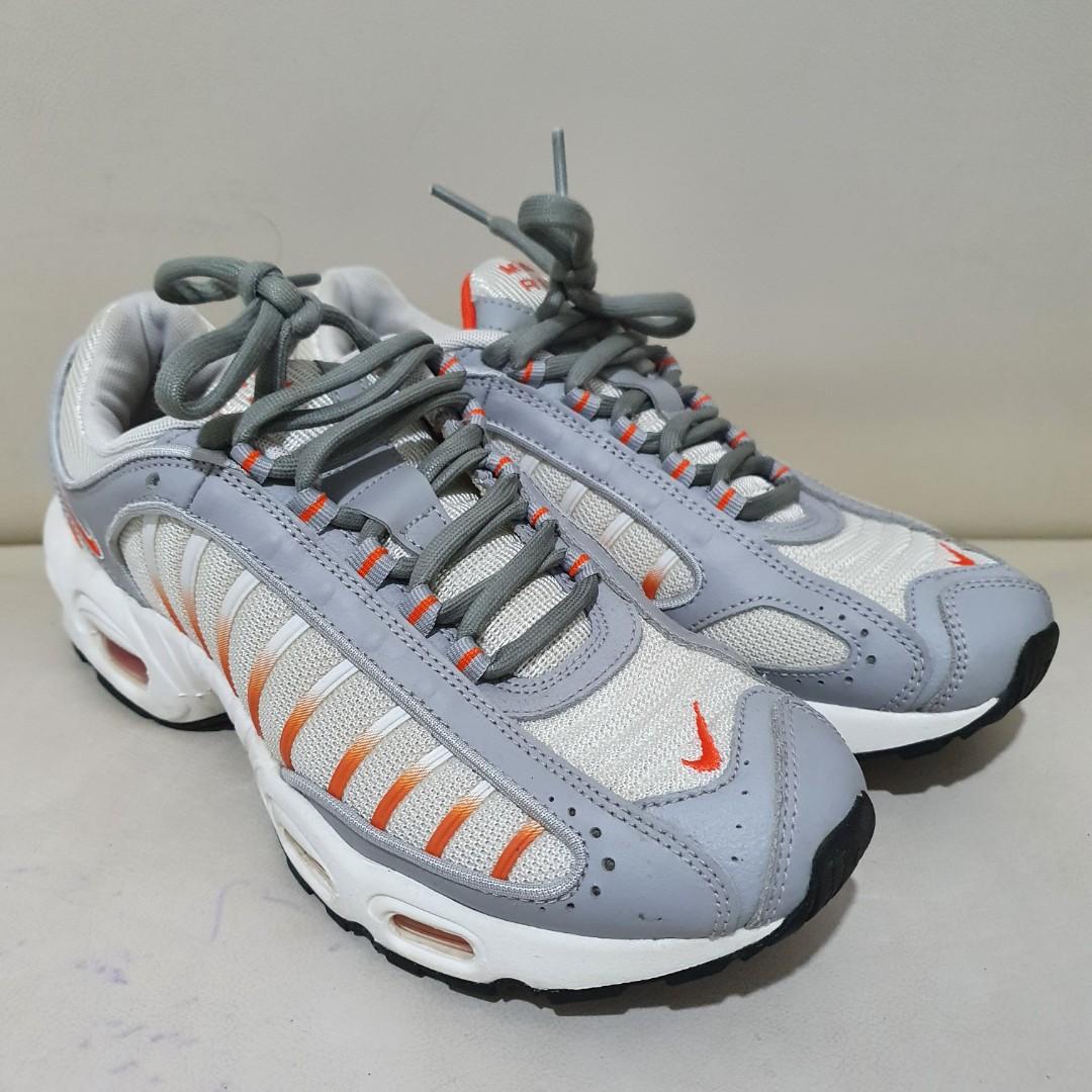 Nike Air Max Tailwind Iv 4 Original Fesyen Pria Sepatu Sneakers Di Carousell Nike Air Max Tailwind Iv 4 Original Fesyen Pria Sepatu Sneakers Di Carousell