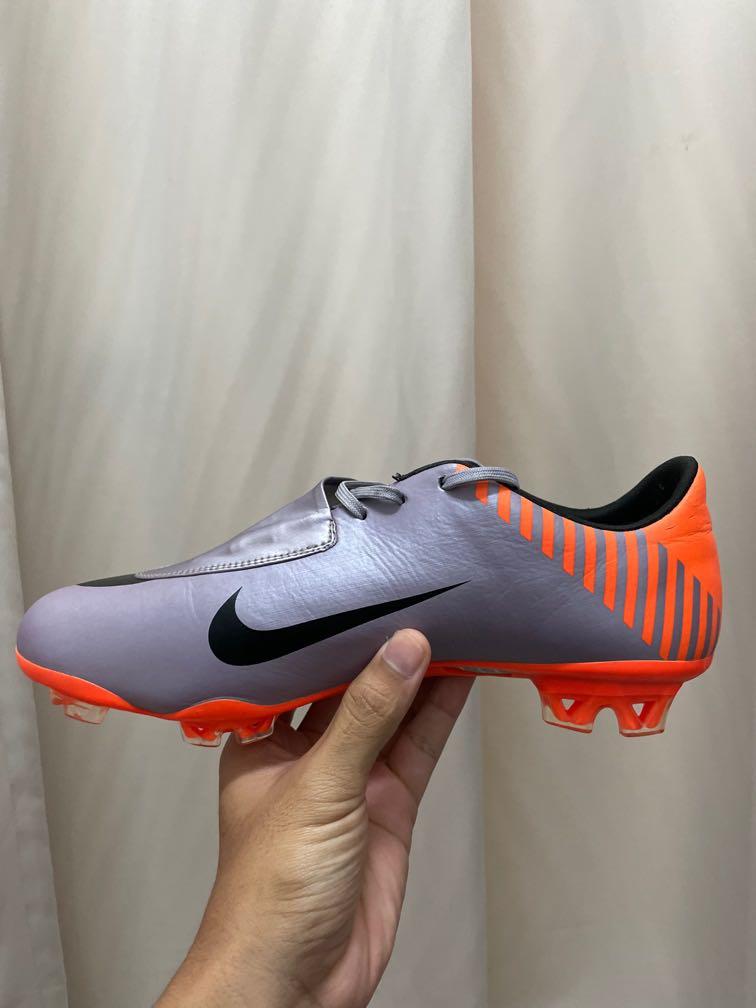 Tierra Enriquecer cabina Nike Mercurial Vapor VI World Cup 2010, Sports Equipment, Other Sports  Equipment and Supplies on Carousell