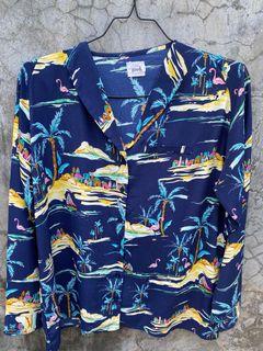 Preloved/thrift kemeja pantai biru gaudi lengan panjang wanita