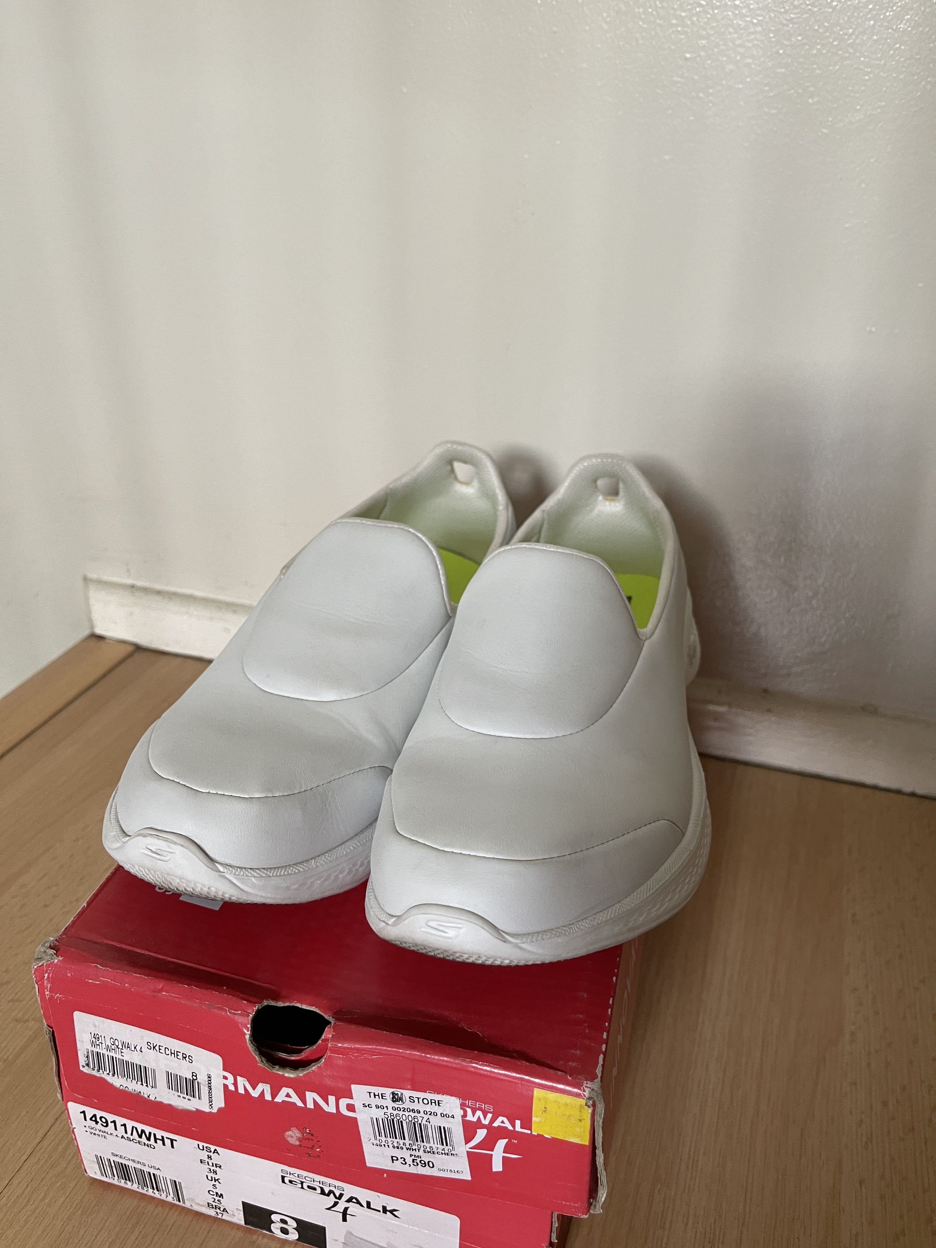 Skechers White 4 - Nursing Shoes w/free Duralite OR Shoes, Women's Fashion, Footwear, Sneakers on Carousell