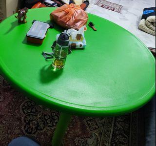 Study table / Meja belajar / Round Study Table for kids