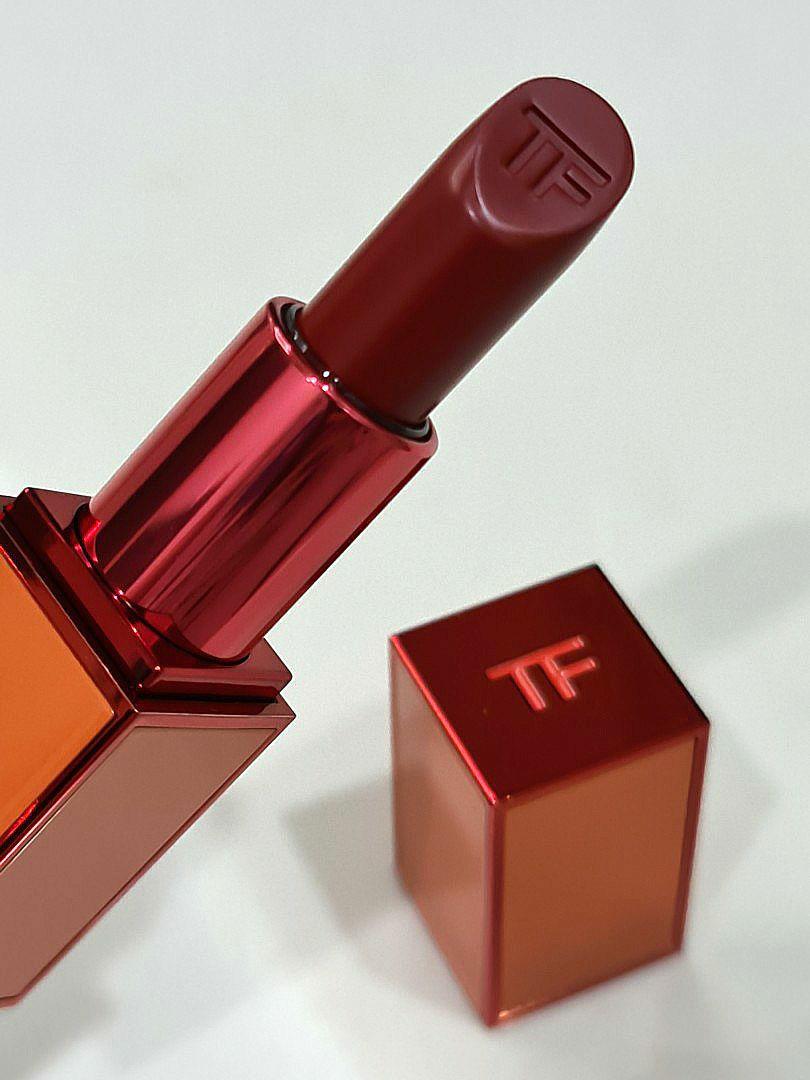 Tom Ford Bitter Peach Lip Colour Matte Luxe Lipstick in 16 Scarlet Rouge,  3g, Beauty & Personal Care, Face, Makeup on Carousell