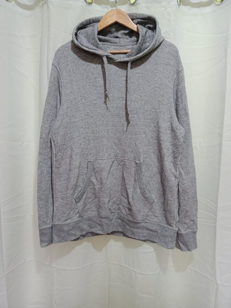 UNIQLO HOODIE, Men's Fashion, Coats, Jackets and Outerwear on Carousell
