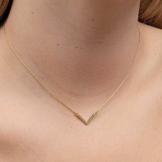 V shaped pendant necklace outlet