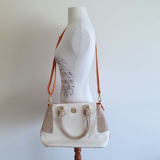 (Category: ) located in . Submitted by new-and-preloved (Listing ID 1153654705, Image 1). Description: .