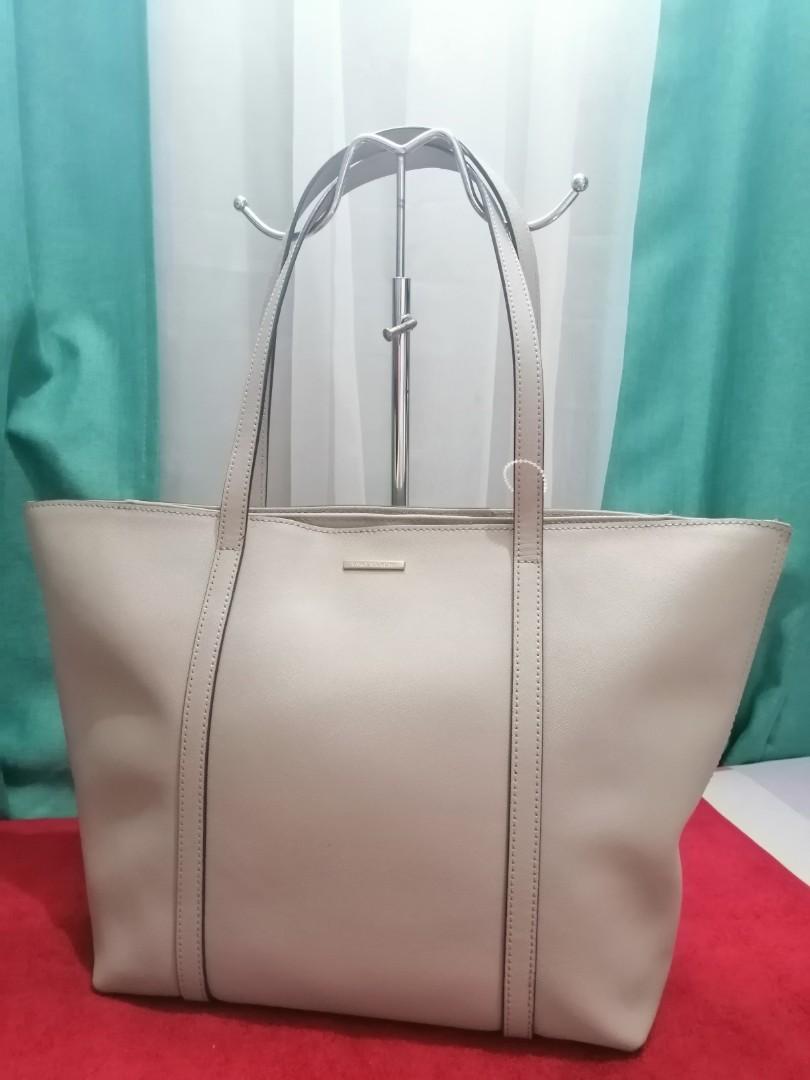 Vince camuto deals tote handbags