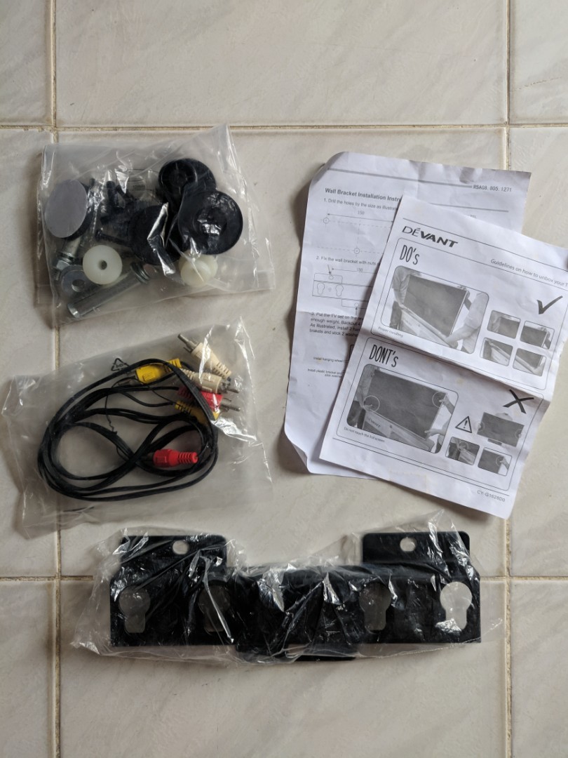 Wall Bracket for Devant 32 inch TV, TV & Home Appliances, TV