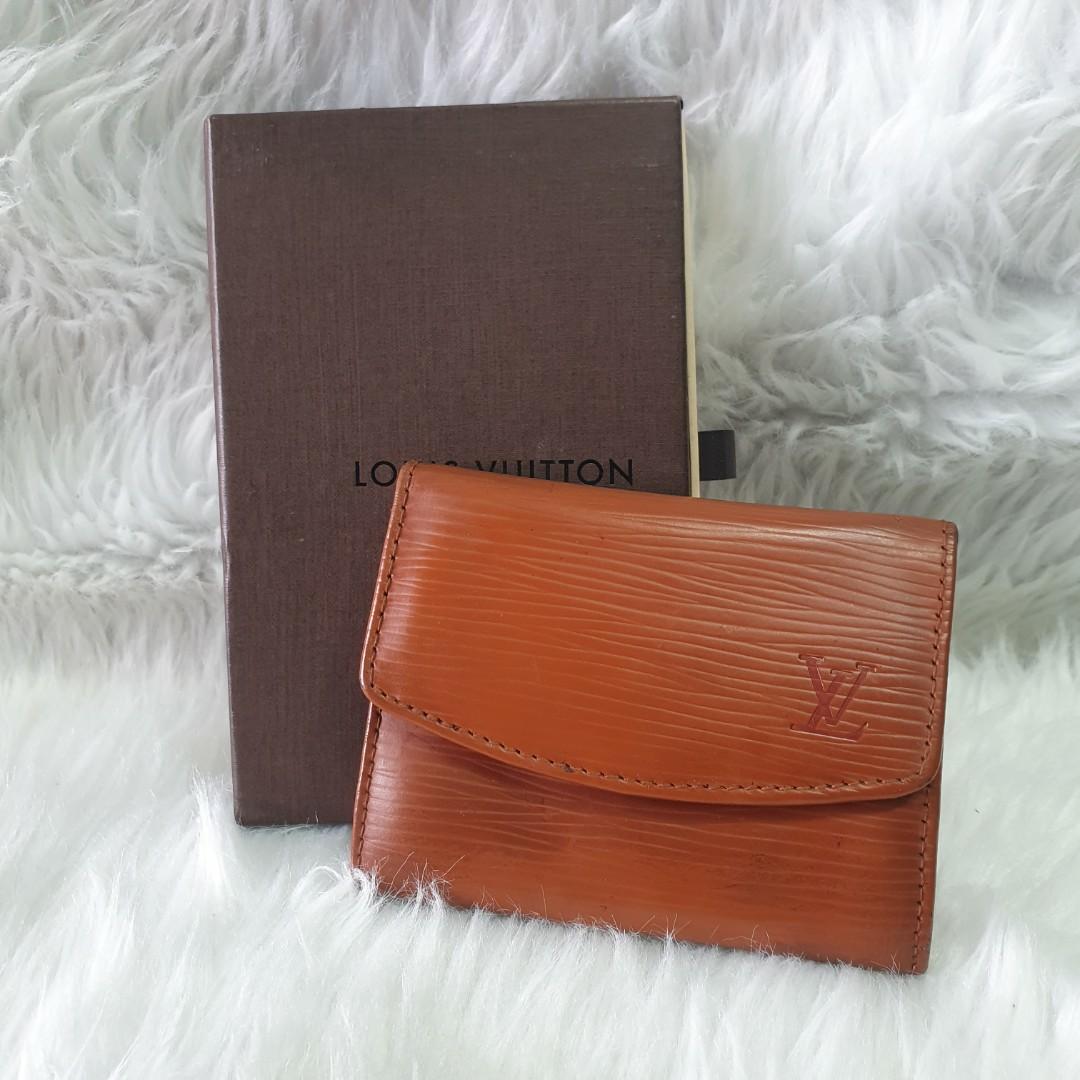 LV Red Leather Short Small Wallet, Women's Fashion, Bags & Wallets, Wallets  & Card holders on Carousell