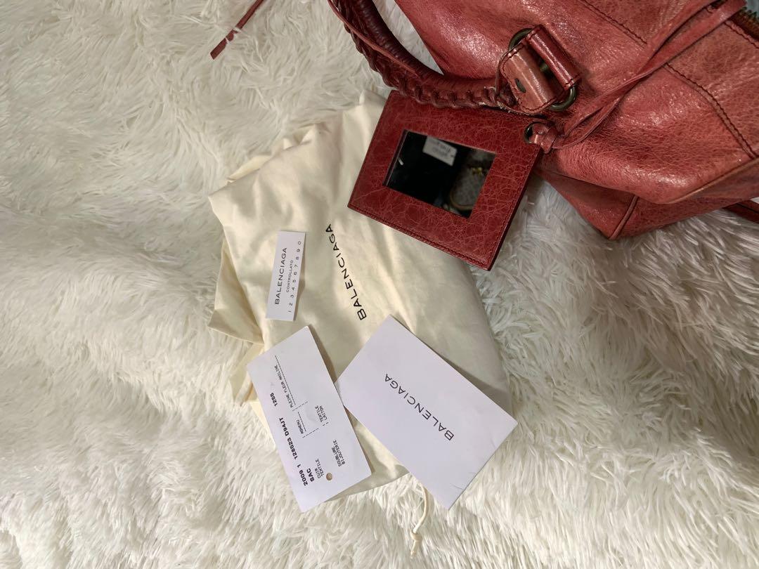 Balenciaga the twiggy reds (Category: Luxury Bags & Wallets) located in Mangaldan. Submitted by sheenaluxarchive (Listing ID 1153775811, Image 2). Description: Rank AB With orig dustbag and cards With mirror intact inside.