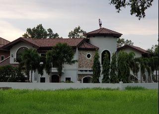 Beautiful 5BR house in Portofino Heights Daang Hari for sale