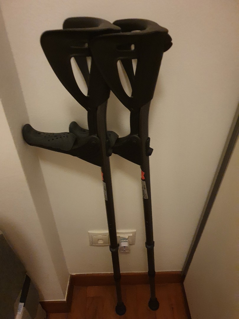 Brand new crutches unused, Health & Nutrition, Assistive