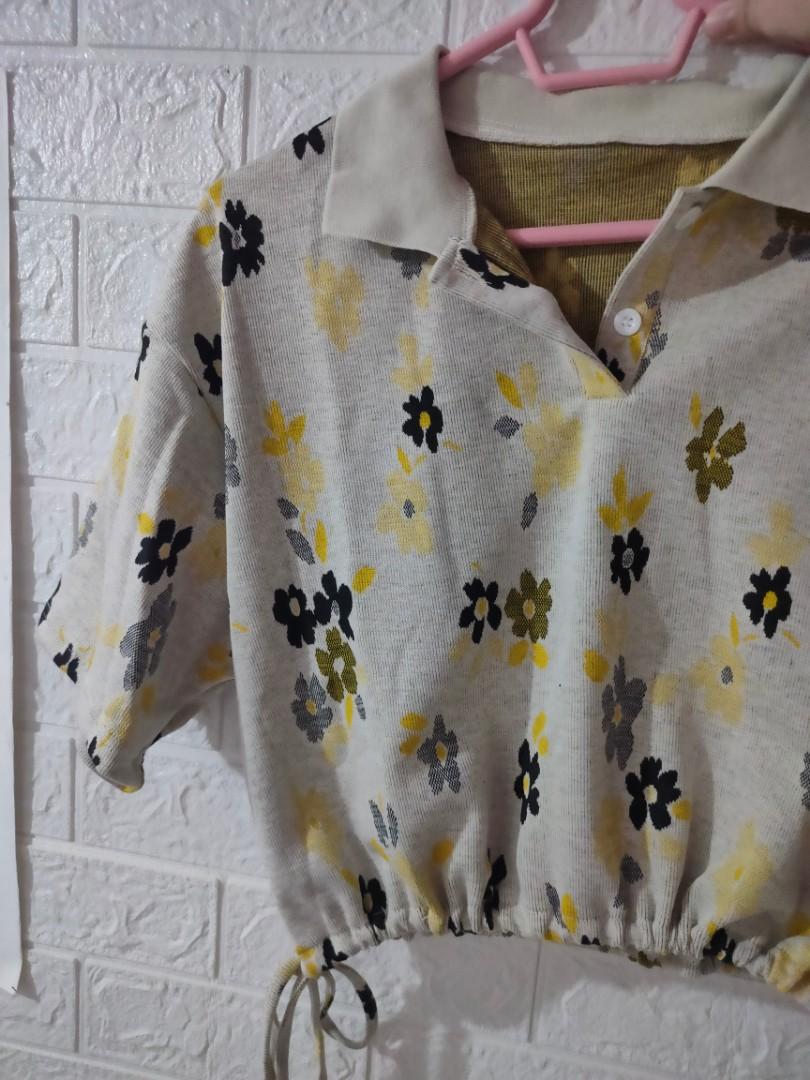DAZY Drop Shoulder Floral Print Polo Neck Tee (Category: Blouses) located in Davao. Submitted by rozenzalde (Listing ID 1153807023, Image 3). Description: Arrived today. Too bad it is a bit big for me. RP: Php 566 ‼️PRICE STILL NEGOTIABLE IF BOUGHT TOGETHER WITH OTHER PRODUCTS‼️ note: the more items you buy, the bigger you can save Buy now! Funds will be used for graduation fees🤗.