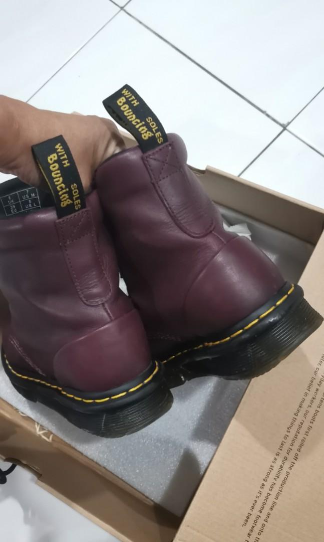 Dr martens lexington boot top