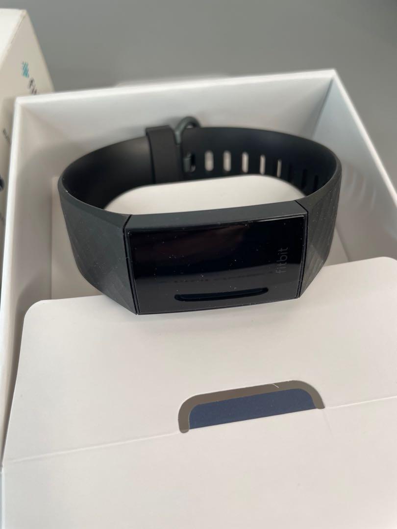 Fitbit Charge 4 Smartwatch, Mobile Phones & Gadgets, Wearables & Smart