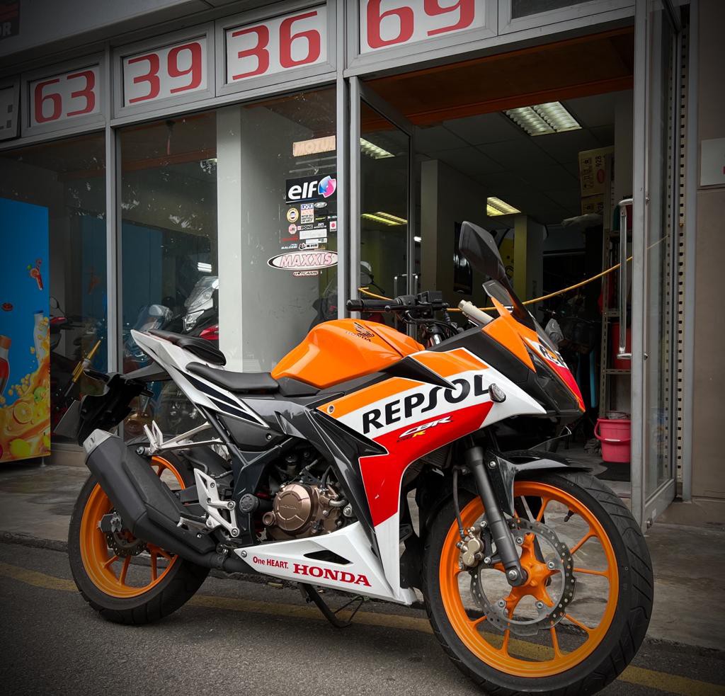 Honda cb150r repsol cheap