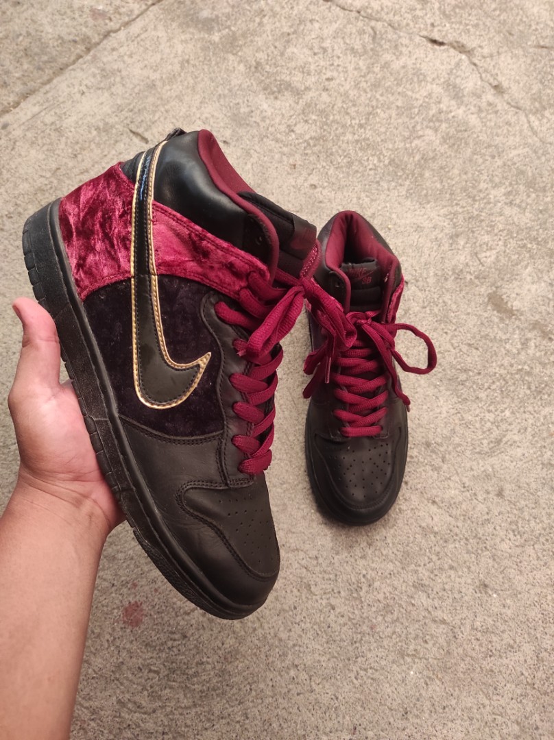nike dunk bloody sunday