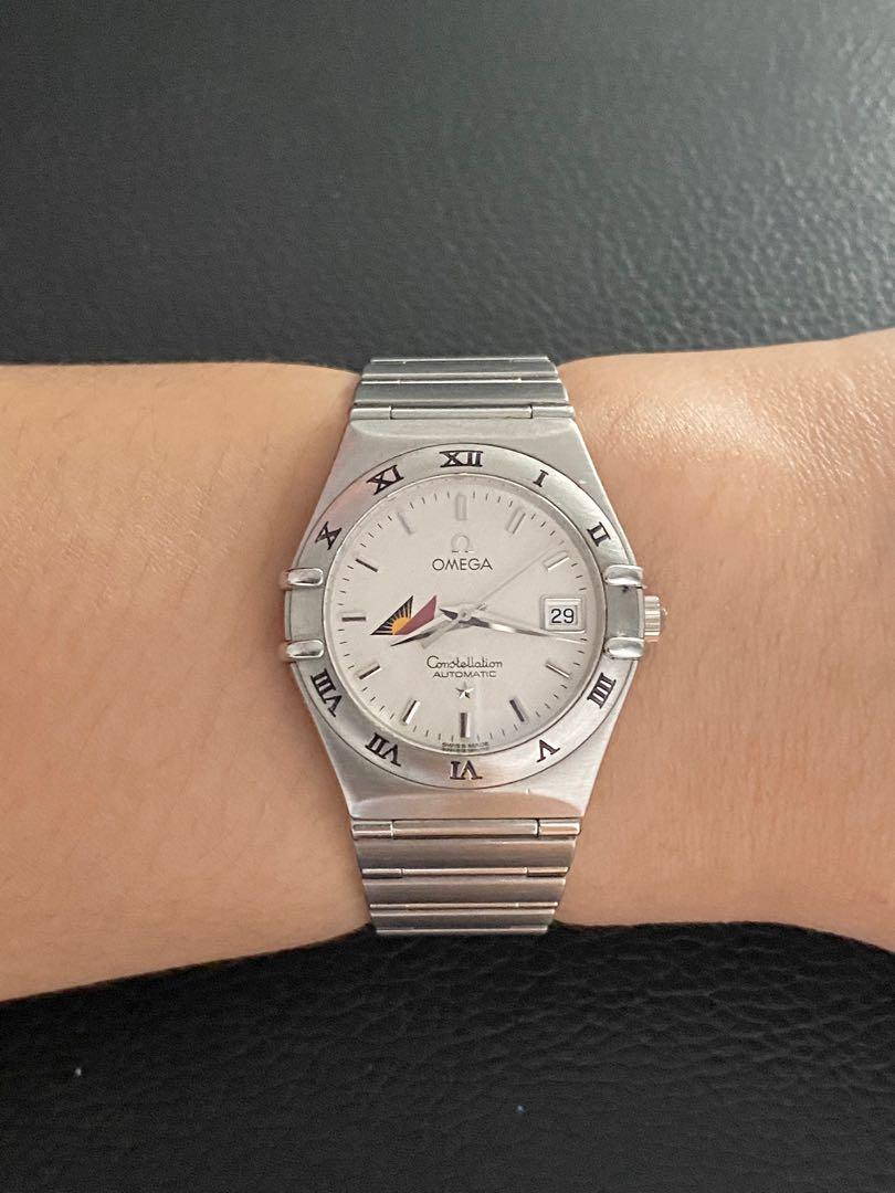 Omega Constellation (Category: Luxury Watches) located in Manila. Submitted by clicksmileph (Listing ID 1153852238, Image 3). Description: Pre-owned Omega Constellation Automatic 65,000 Php Descriptions: Philippine Airline's Logo White Dial Serial #: 57555775 Year Production: 1998 9/10 Pristine condition 31mm Case Size Swiss made Automatic Movement Sapphire glass crystal Fit up to 5.5-5.8 inches wrist size (small wrist) Set with: Watch with Prese