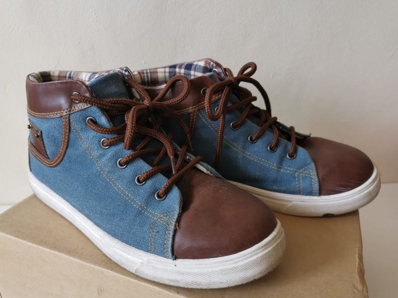 Giovanni hotsell valentino sneakers