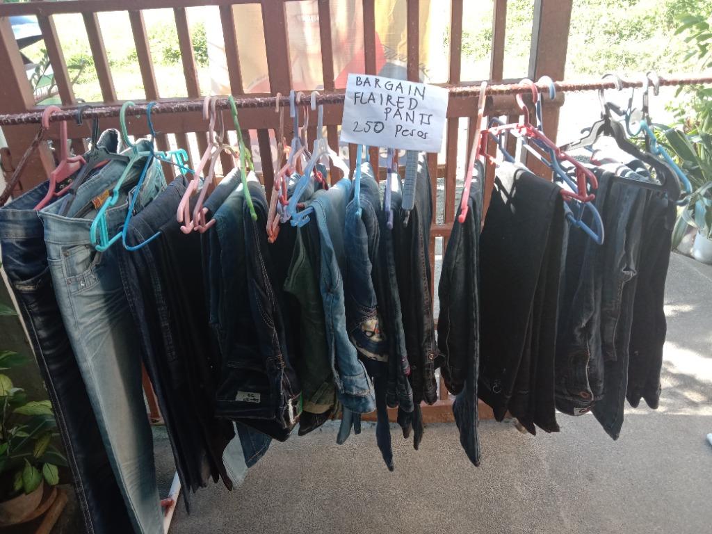 Take all 18 pants 4500 pesos pants 250 pesos each pants, Women's Fashion, Bottoms, Jeans on