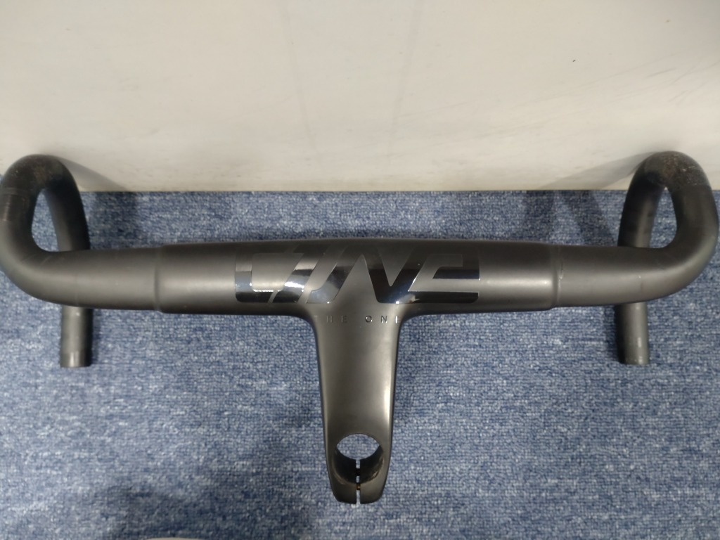 The one shop carbon handlebar