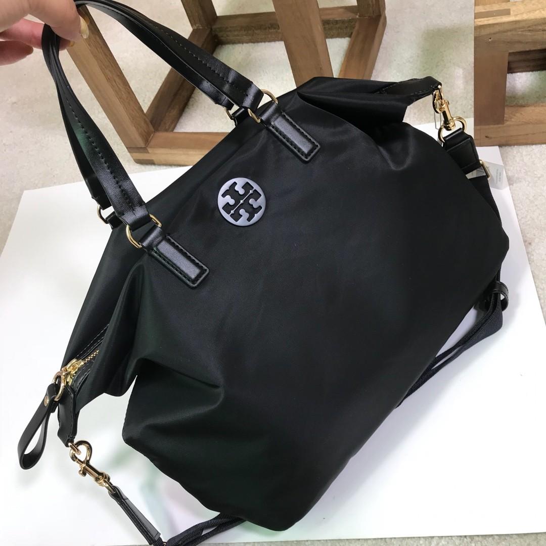 Tory Burch Tilda Slouchy Nylon Tote Bag, Women's Fashion, Bags & Wallets,  Tote Bags on Carousell