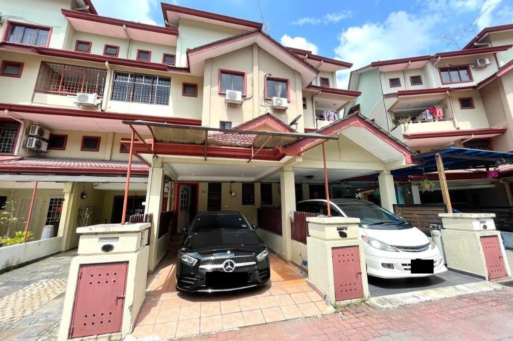 Townhouse duplex 2 storey house villa laman tasik bandar sri permaisuri
