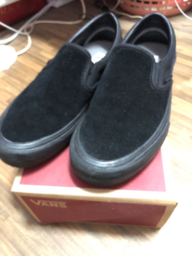 Vans pro clearance blackout slip on