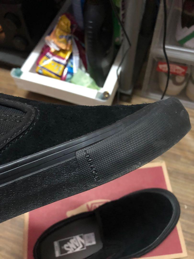 Vans pro blackout slip on shop