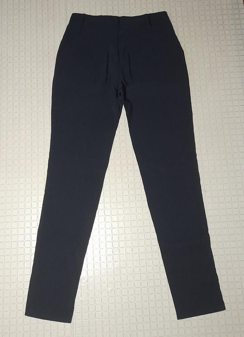 Women trousers (Category: Other Bottoms) located in San Pedro. Submitted by cadh_ (Listing ID 1153660286, Image 2). Description: Benefits Great Women trousers Php 350 Actual color: dark blue Size: 26" - M Length: 37" See pictures for more details. MOP: Gcash.