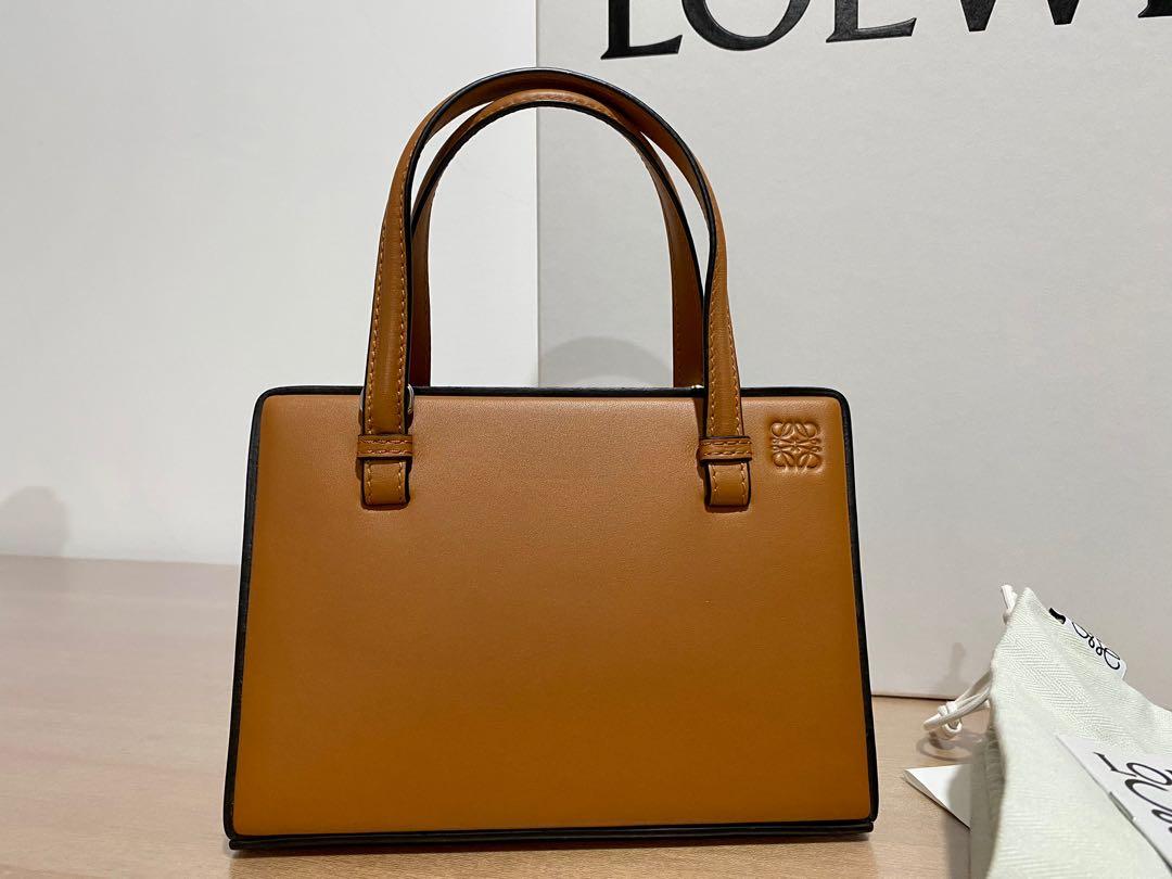 Postal sales bag loewe