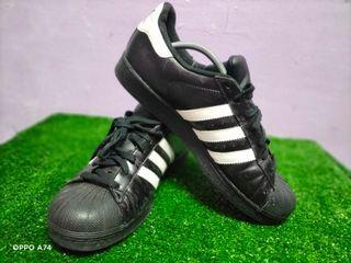 superstar all black
