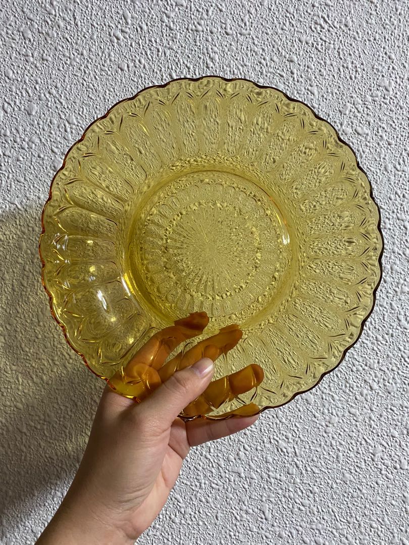 Assorted Plates / Cups with base plate / Saucers, Furniture & Home