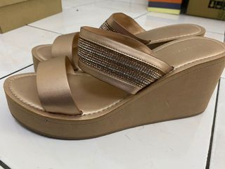 (Category: ) located in . Submitted by ashrahman01 (Listing ID 1154053145, Image 1). Description: .
