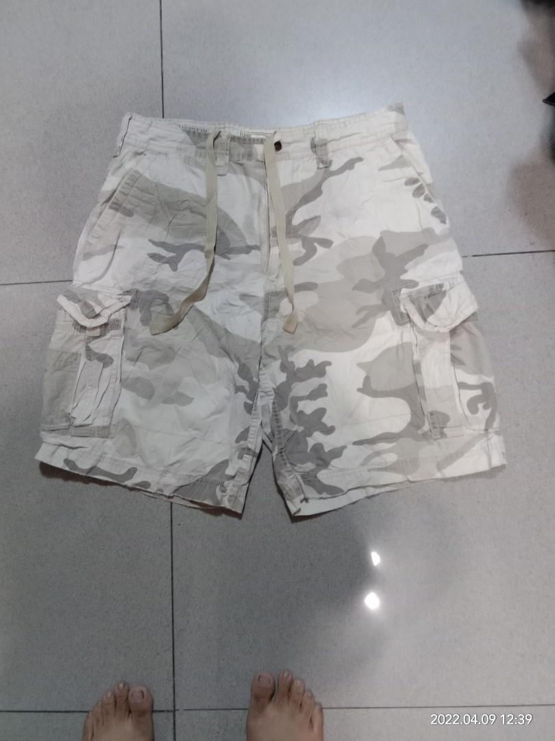 Cargo shorts size 34, Men's Fashion 