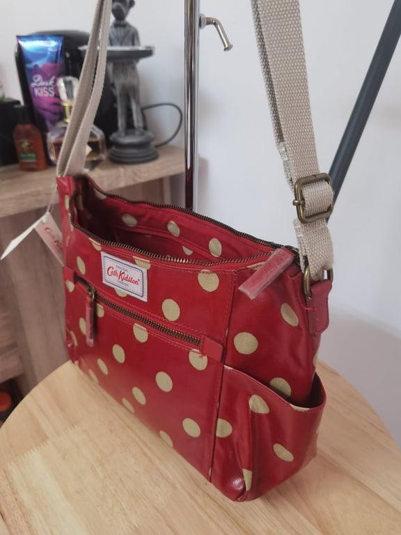 Button spot heywood shoulder bag online