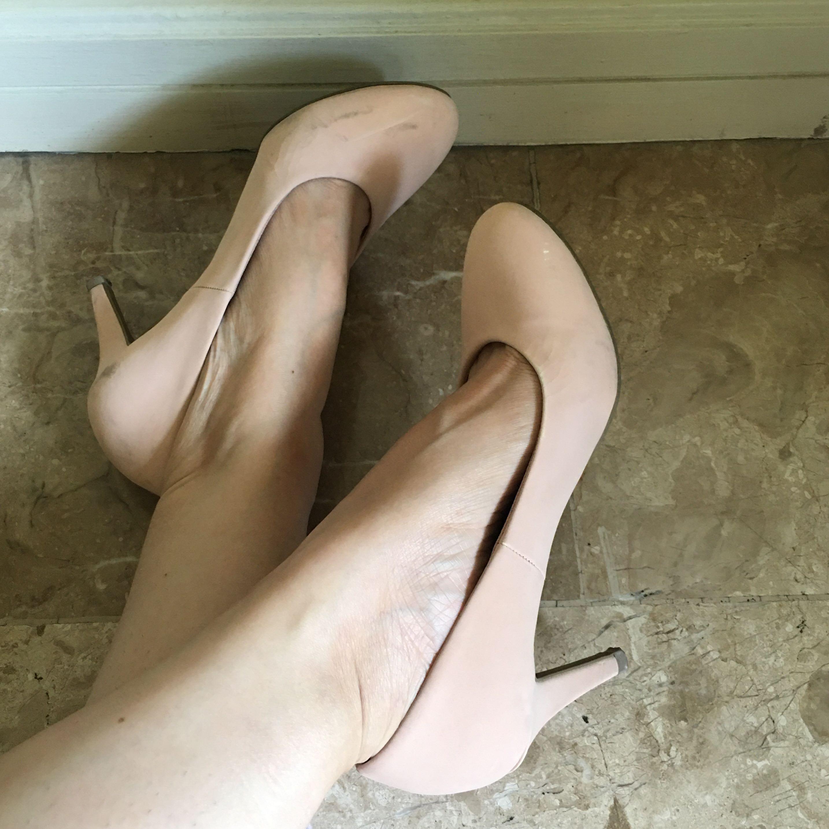 Pink round toe pumps discount
