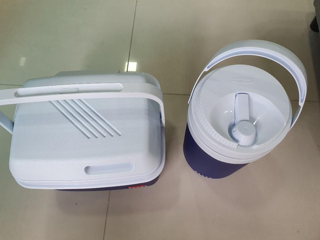 Cooler box for sale, Sports Equipment, Hiking & Camping on Carousell