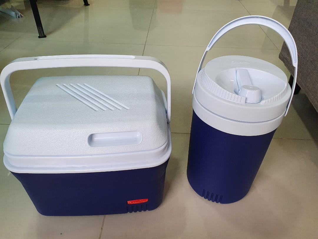 Cooler box for sale, Sports Equipment, Hiking & Camping on Carousell