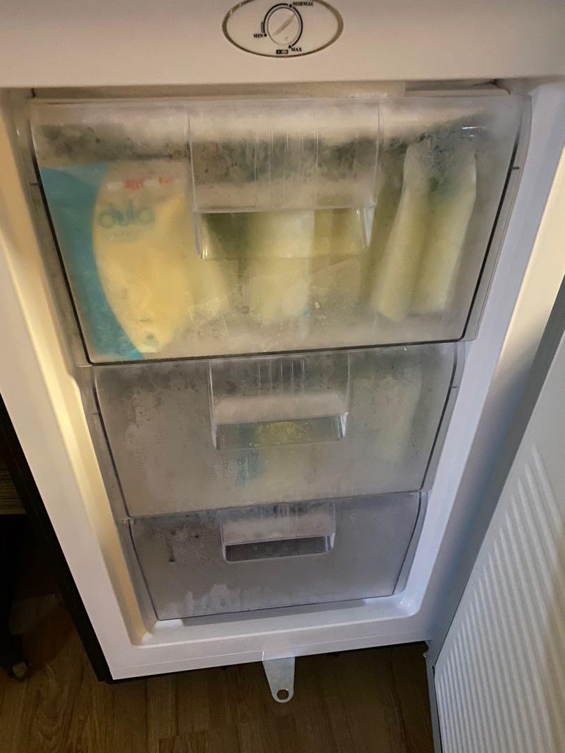 Fujidenzo 3.5 cu ft Upright Freezer, TV & Home Appliances, Kitchen