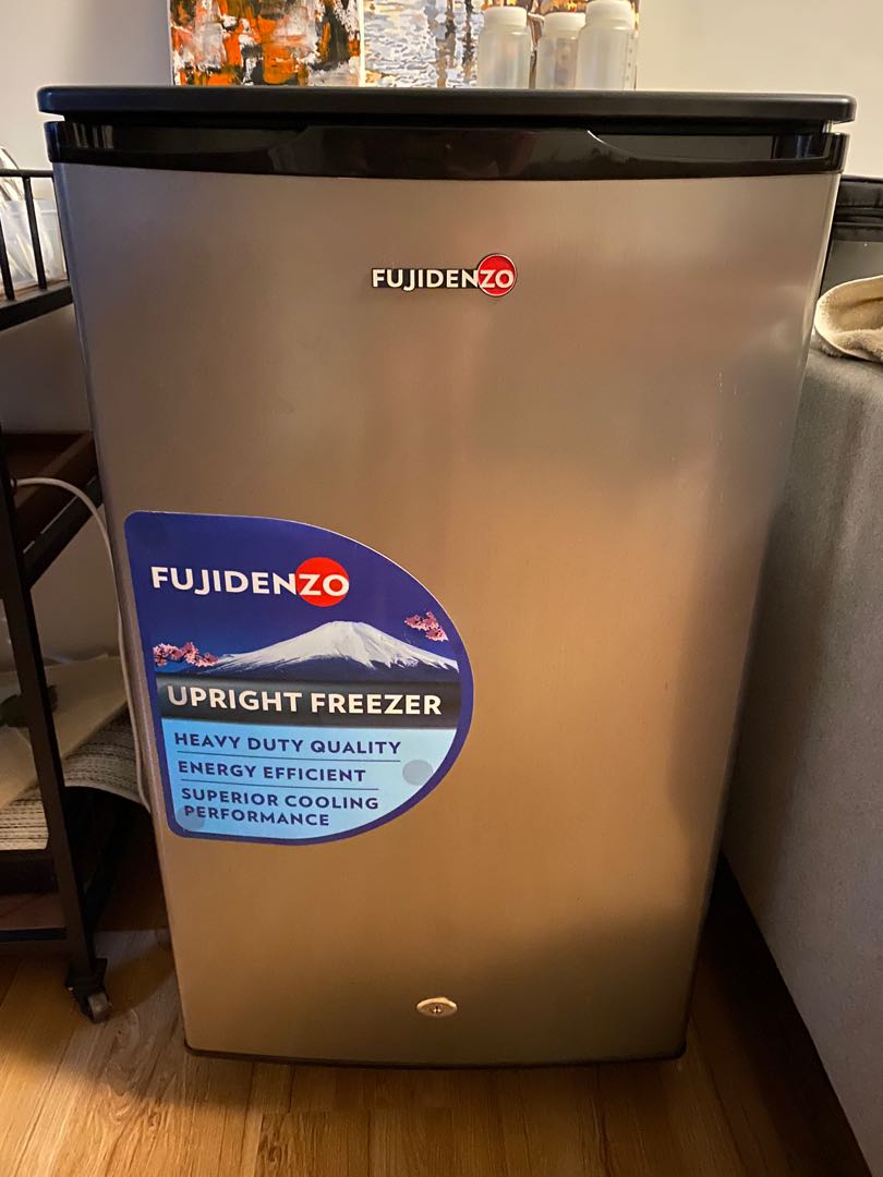 Fujidenzo 3.5 cu ft Upright Freezer, TV & Home Appliances, Kitchen