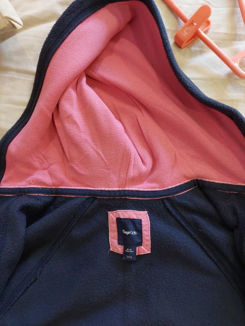 Gap hoodie (Category: Babies & Kids Fashion) located in Kuala Lumpur. Submitted by chrisluu_ (Listing ID 1154036708, Image 2). Description: hardly worn. kid outgrown size.