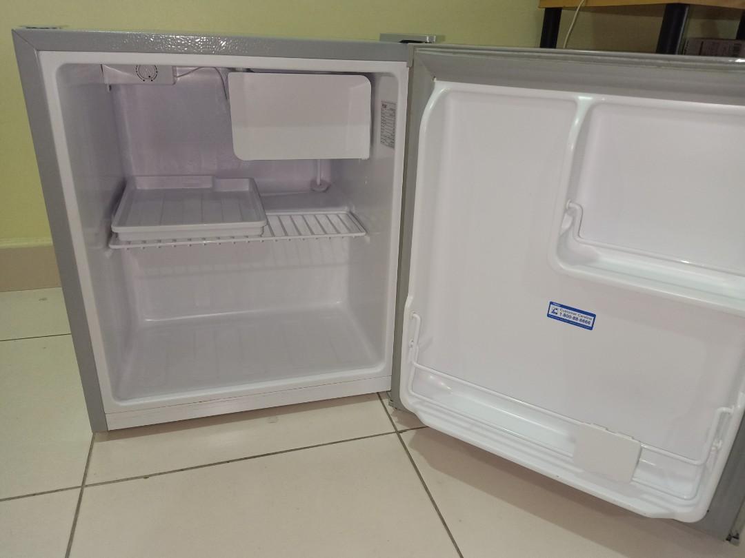 Haier mini fridge, TV & Home Appliances, Kitchen Appliances