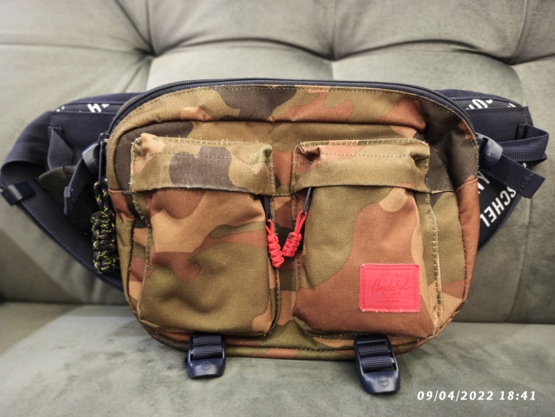 Herschel eighteen sling bag sales