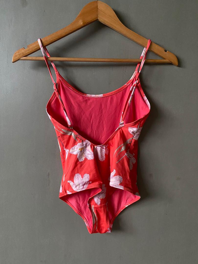 H&M swimsuit, Women's Fashion, Swimwear, Bikinis & Swimsuits on Carousell