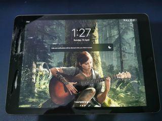 iPad Air 1st Gen 16GB (Cracked Screen)