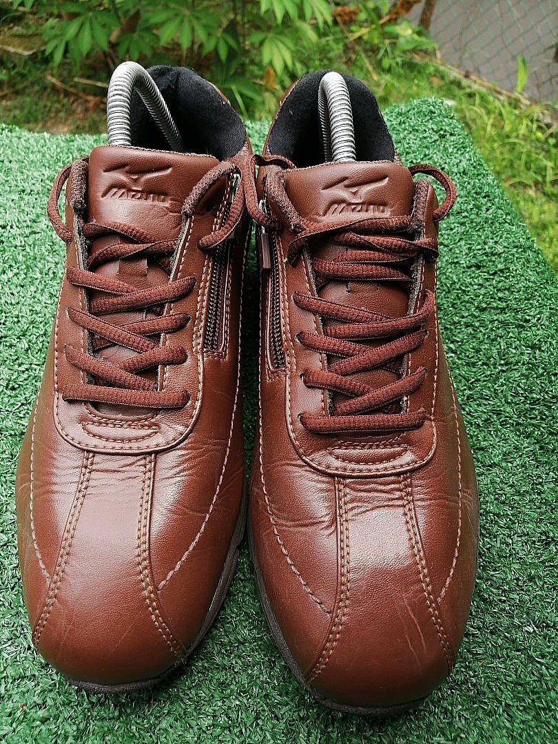Mizuno shop leather shoes