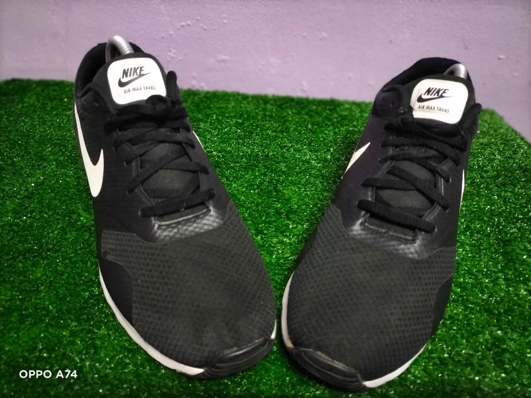 nike tavas all black