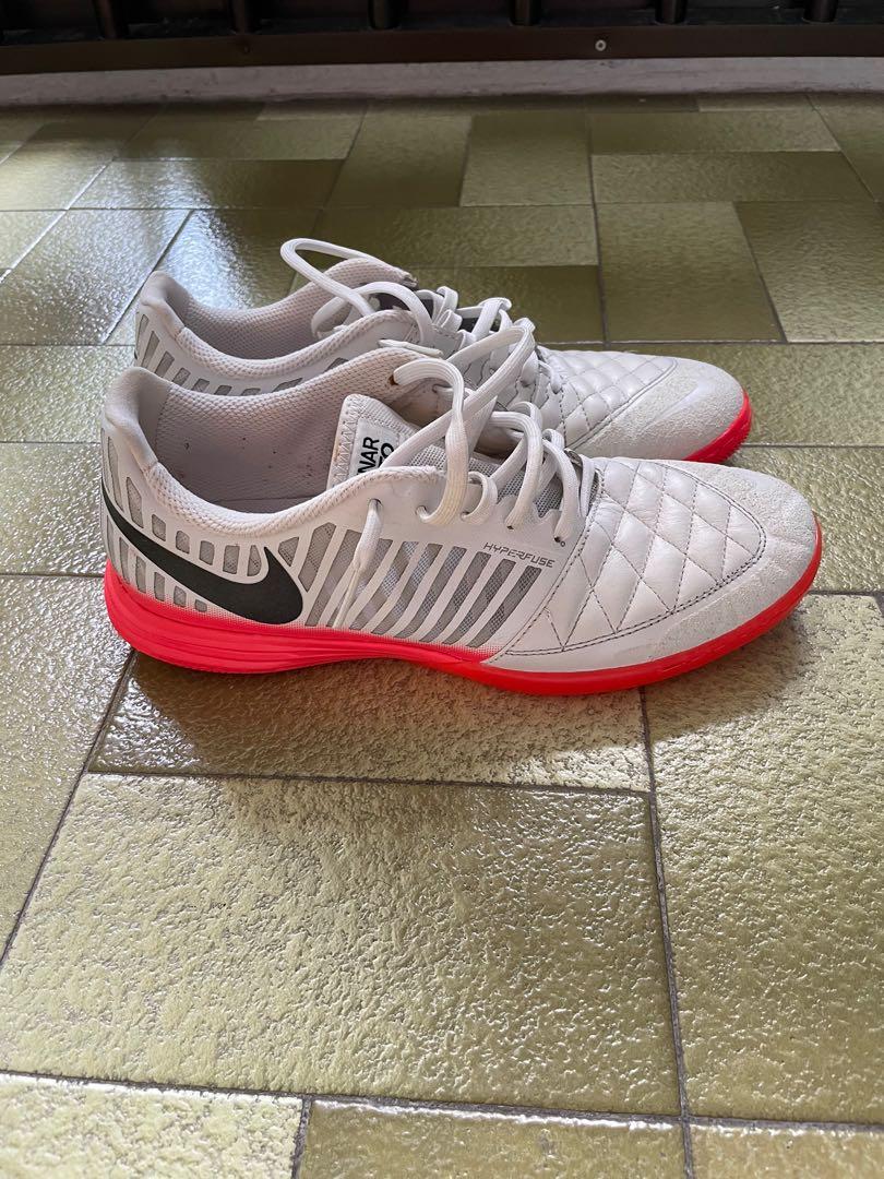 Nike lunargato 2, Men's Fashion, Footwear, Sneakers on Carousell